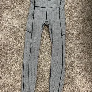 Lululemon Size 6 black and white printed leggings! Great condition, barely worn!